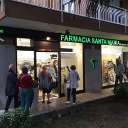 Insegne e croci per farmacie e parafarmacie